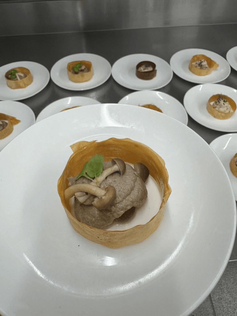 Mushroom puree with pastry ring